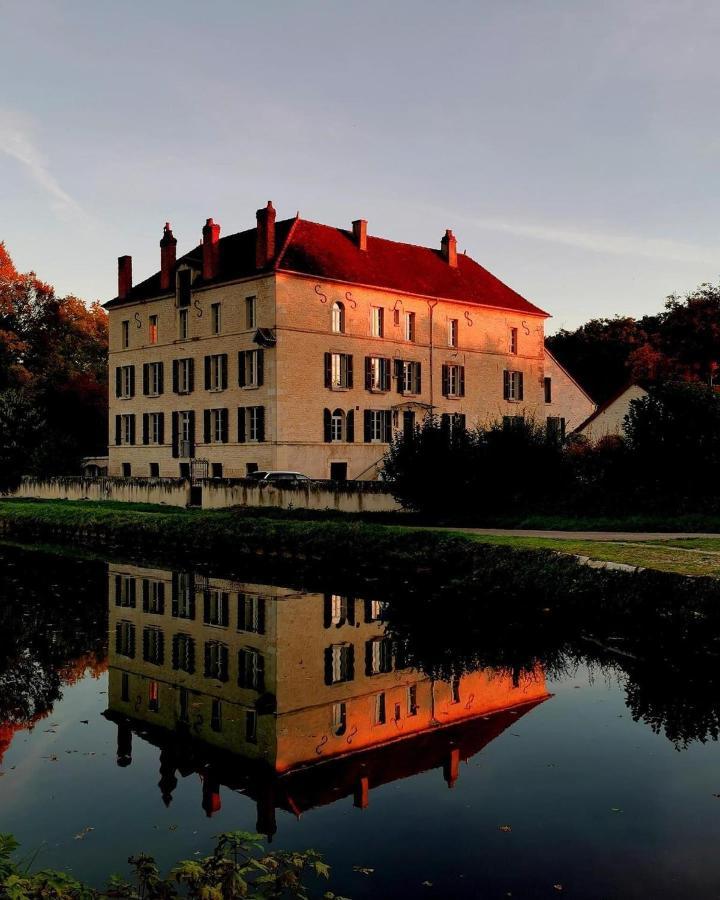 Le Moulin Neuf Panzió Ancy-le-Franc Kültér fotó